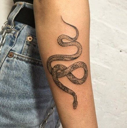 15+ Cool Feminine Snake Tattoo Ideas | PetPress