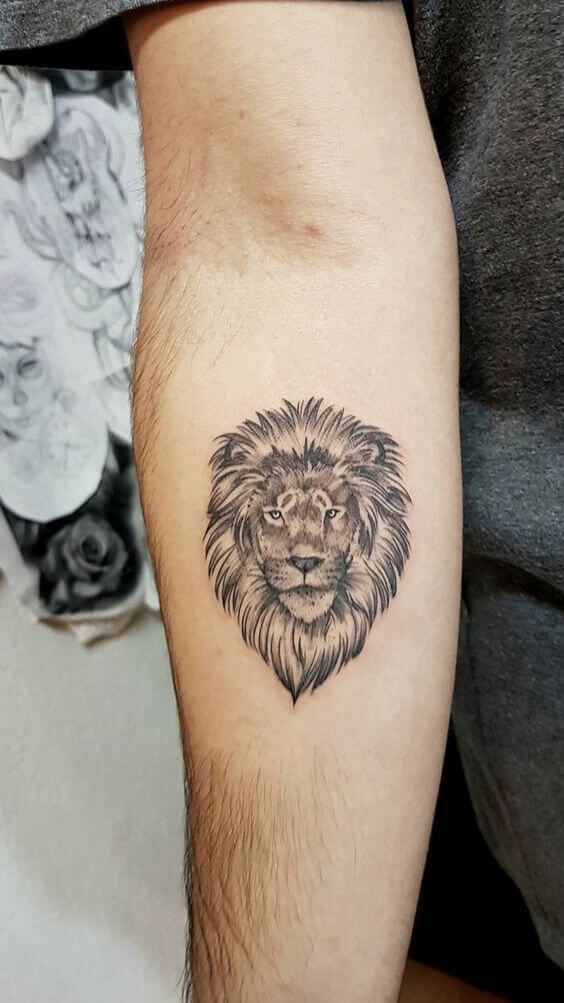 24 Small Lion Tattoo Designs and Ideas | PetPress